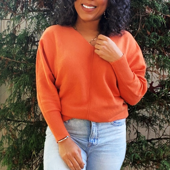 Super cute and comfy ORANGE stretchy soft knit sweater, sz SM - Picture 4 of 9